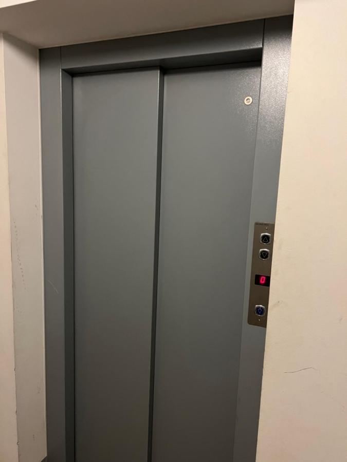 Apartment Near Metro & Netflix Wien Exteriör bild