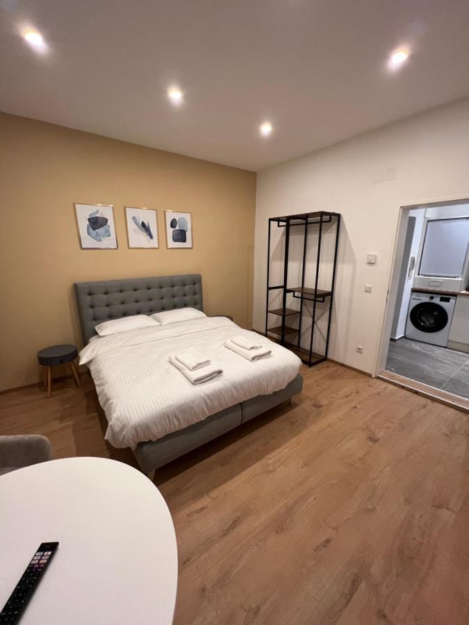 Apartment Near Metro & Netflix Wien Exteriör bild