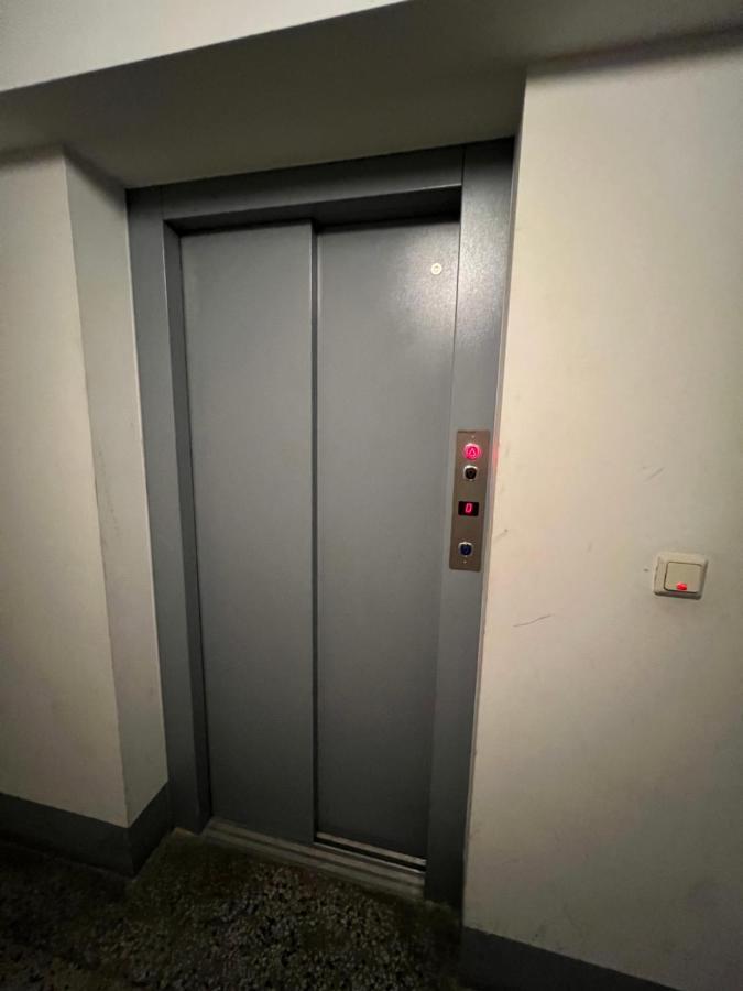 Apartment Near Metro & Netflix Wien Exteriör bild